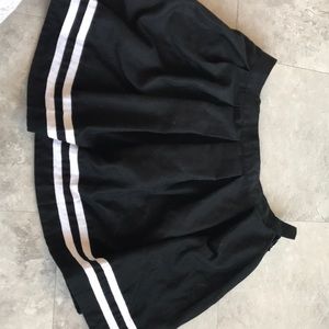 Black pleated skirt from Hot Topic in the size medium, never been worn <3